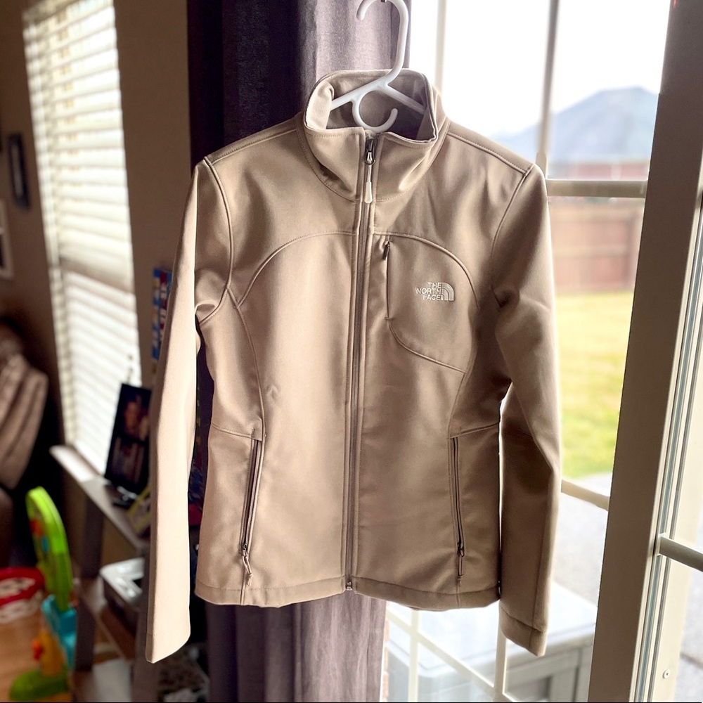 ⬇️ North Face Jacket NWOT